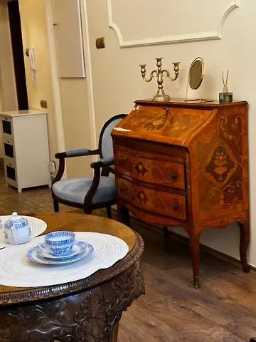 Antique Apartament *