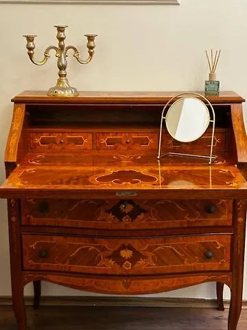 Apartament Antique *