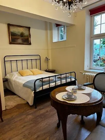 Apartament Antique *